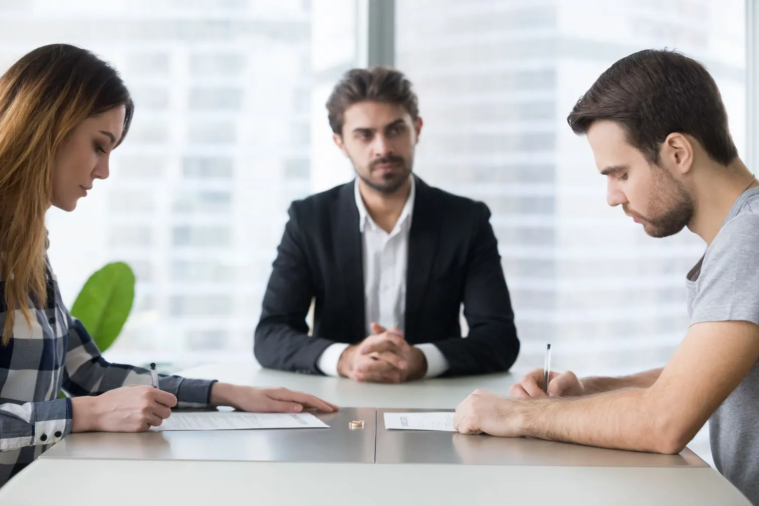 How EH Mediation Guides Couples Toward Fair and Balanced Outcomes Alfreton